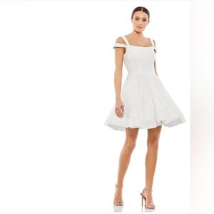 Mac Duggal, Sequined Cut Out Shoulder Skater Dress, Whit Sequins, Size‎ 6, NWT
